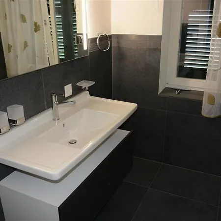 公寓 Haus Am Bach 茨魏西门